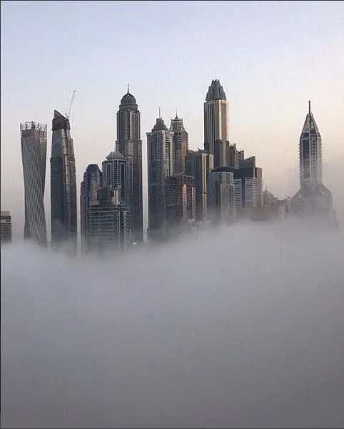 Dubai Marina skyline at dusk (photo: Norlando Pobre, Wikimedia Commons, CC BY 2.0)